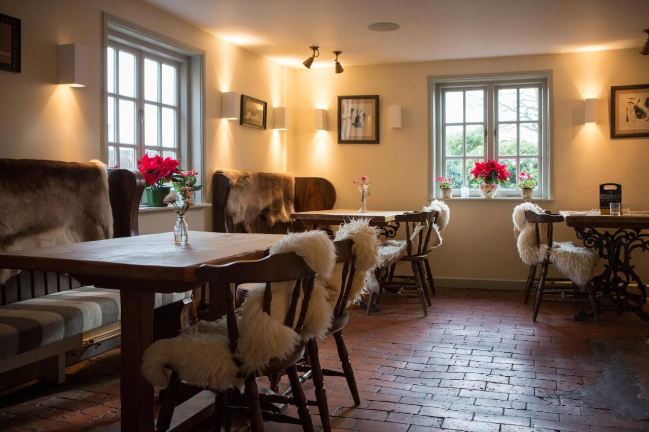 Watership Down Inn Whitchurch  Extérieur photo